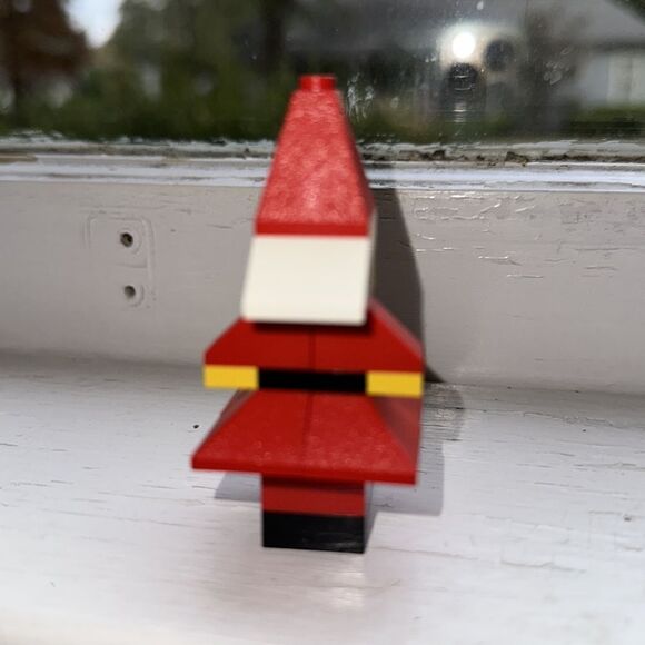 Lego lady Santa’s helper/elf - Picture 3 of 4